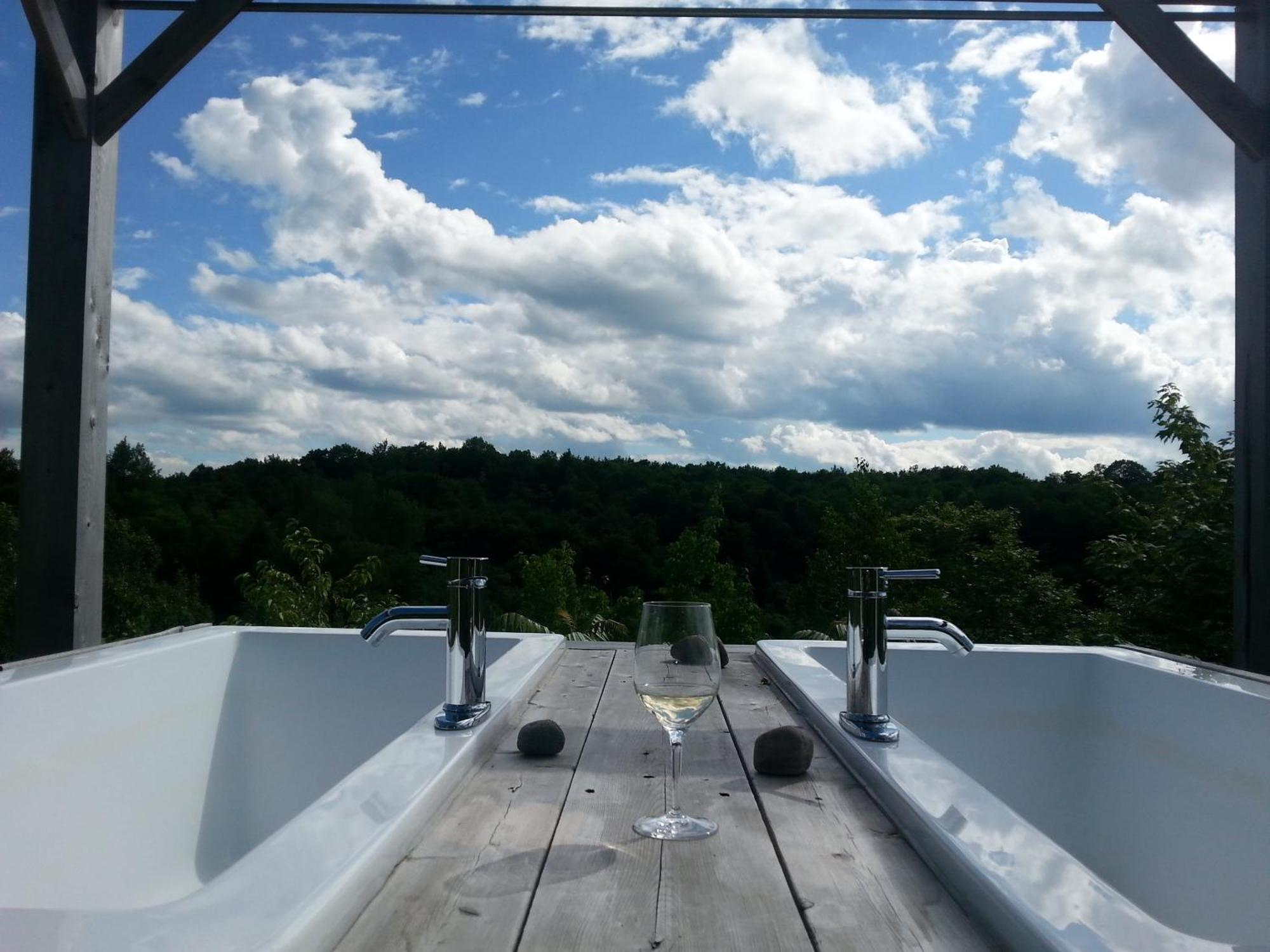 Eco Spa Highland Grenville-Sur-La-Rouge ภายนอก รูปภาพ
